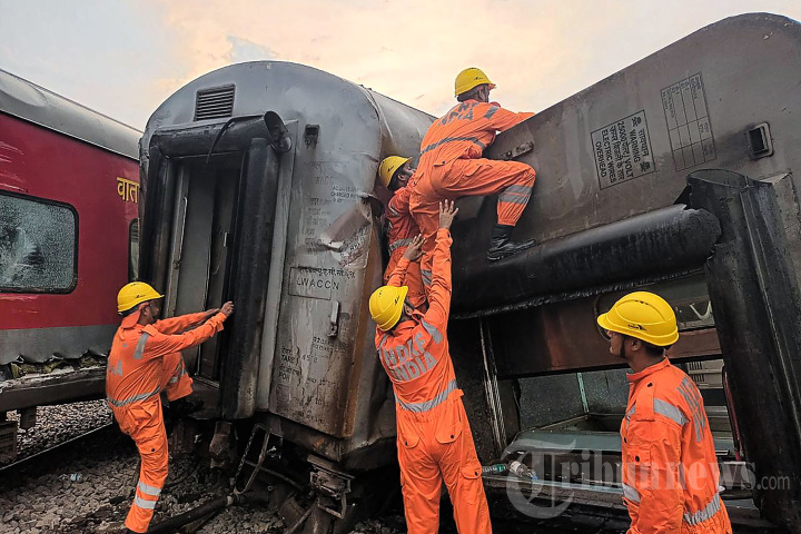 Kereta Tergelincir di India, 2 Tewas Puluhan Terluka