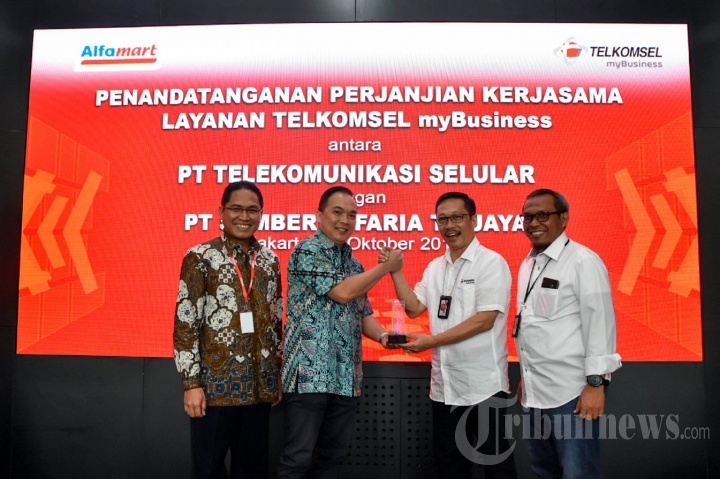 Kerjasama Telkomsel dan Alfamart