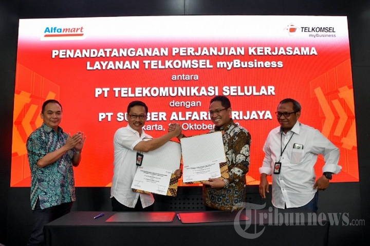 Kerjasama Telkomsel dan Alfamart