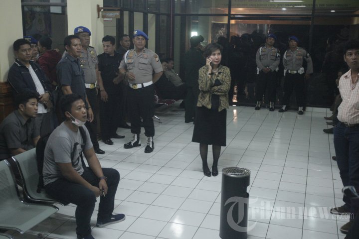Ketua KPK Abraham Samad Resmi Ditahan