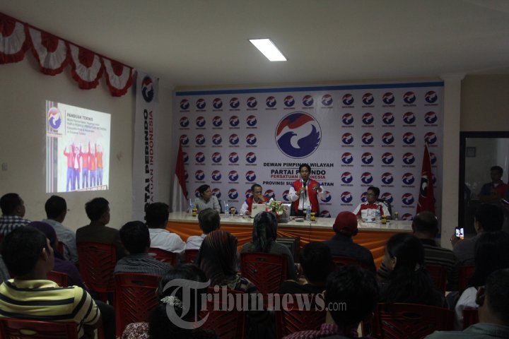 Ketua Perindo Sulsel Serahkan Mandat Kepengurusan
