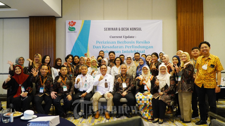 Ketua Perkosmi Jabar Michael Simon Buka Seminar dan Desk Konsul