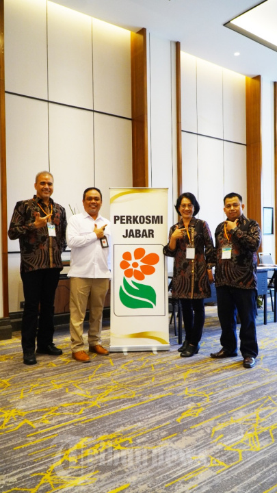 Ketua Perkosmi Jabar Michael Simon Buka Seminar dan Desk Konsul