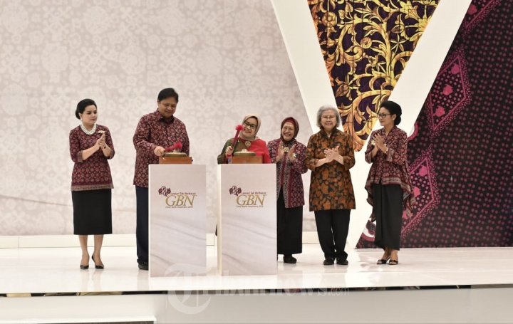 Ketum Dharma Pertiwi Hadiri Opening Batik Nusantara