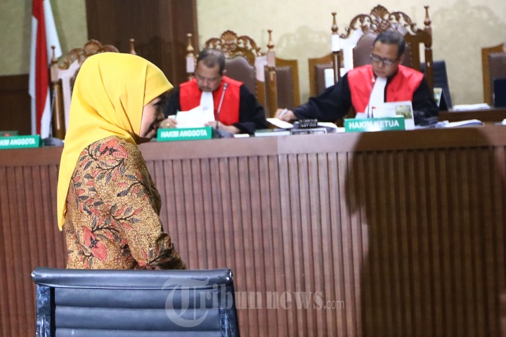 Khofifah Saksi Sidang Suap Kemenag