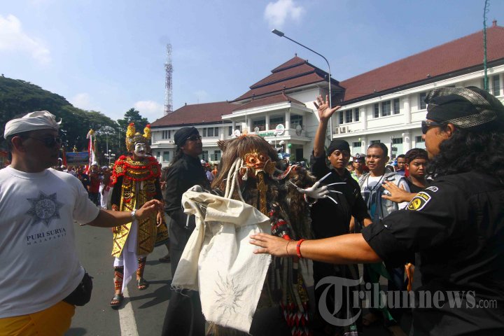 Kirab Budaya Klenteng Eng An Kiong Malang
