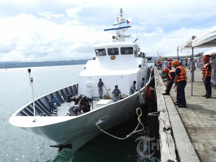 KN Gajah Laut 404 Bakamla RI Tinggalkan Filipina
