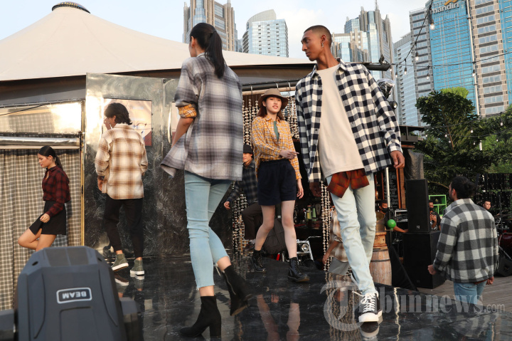 Koleksi Flannel Terbaru Uniqlo