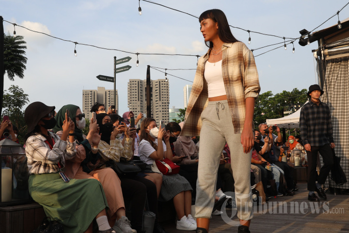 Koleksi Flannel Terbaru Uniqlo