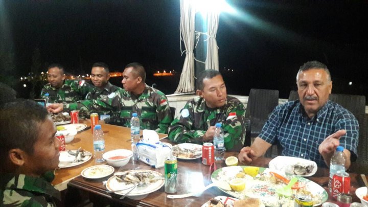 Komandan Konga Kunjungi Tokoh Masyarakat Lebanon Selatan