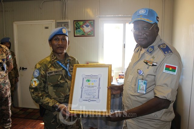 Komandan Sektor Barat Tinjau Pasukan Indonesia di Darfur