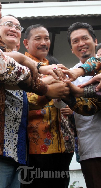 Komisi III Kunjungi Rumah Calon Kapolri Tunggal