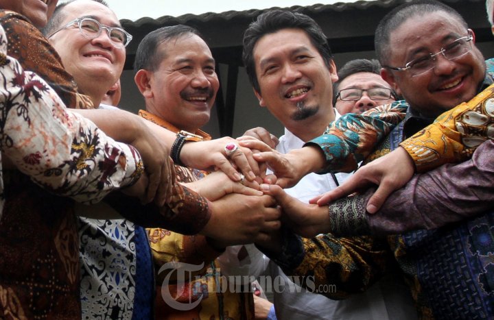 Komisi III Kunjungi Rumah Calon Kapolri Tunggal
