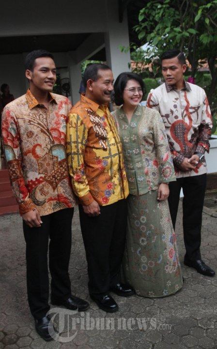Komisi III Kunjungi Rumah Calon Kapolri Tunggal