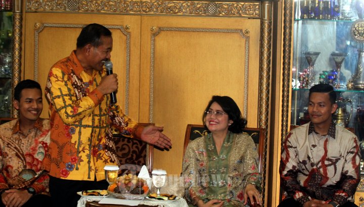 Komisi III Kunjungi Rumah Calon Kapolri Tunggal