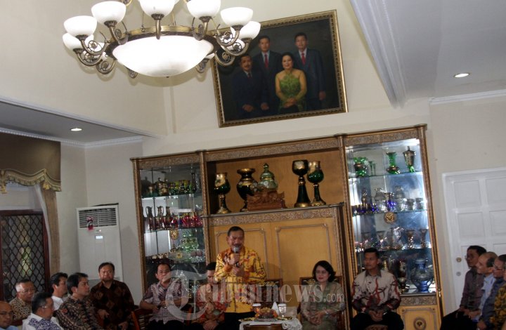 Komisi III Kunjungi Rumah Calon Kapolri Tunggal