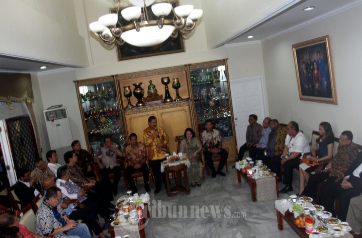 Komisi III Kunjungi Rumah Calon Kapolri Tunggal