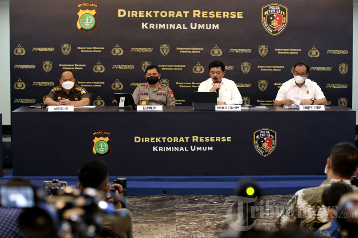 Konferensi Pers Kasus Mafia Tanah