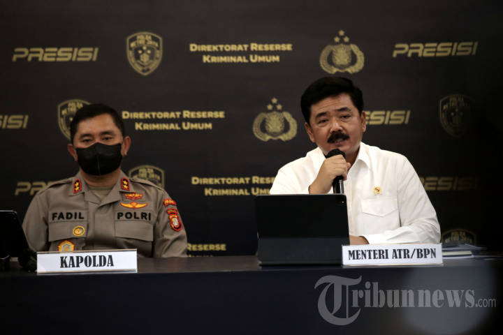 Konferensi Pers Kasus Mafia Tanah