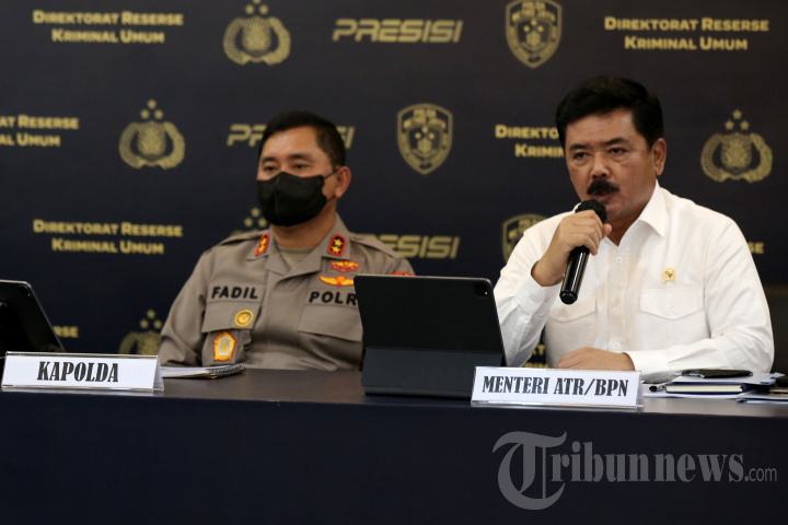 Konferensi Pers Kasus Mafia Tanah
