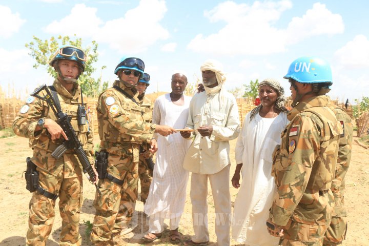 Konga XXXV-B/Unamid Bagikan Zakat di Darfur