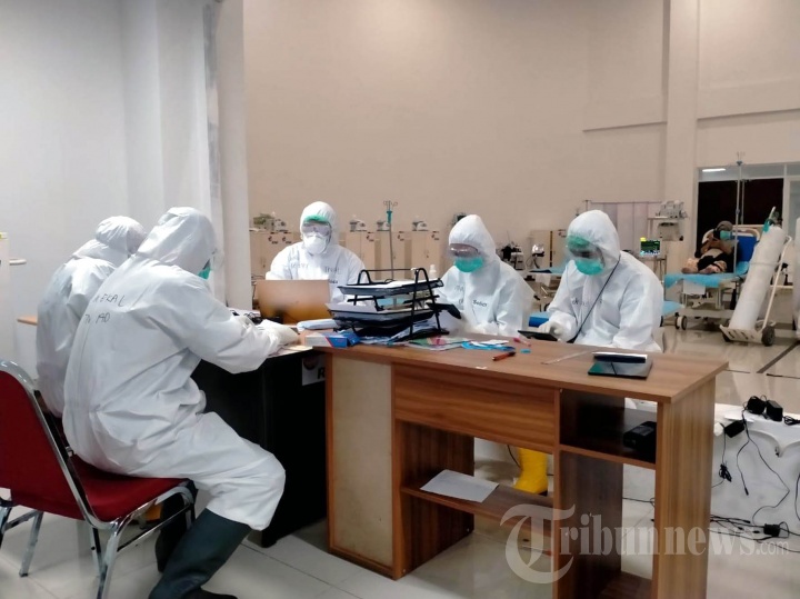 Koordinator Dokter Umum di RS Darurat Wisma Atlet Letda Tommy Antariksa