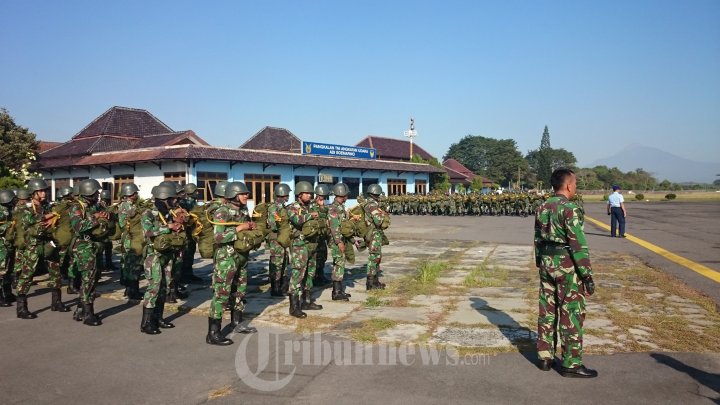 Kopassus Grup II Latihan Penerjunan Penyegaran