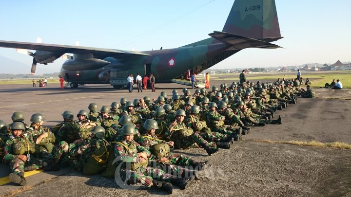 Kopassus Grup II Latihan Penerjunan Penyegaran