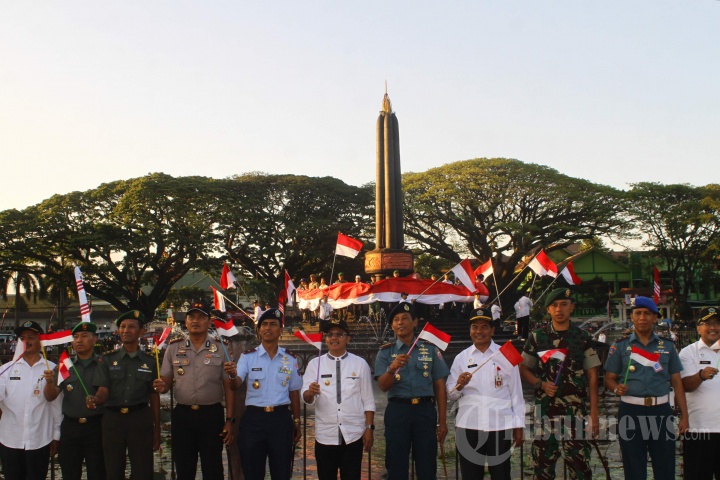 Kota Malang Kibarkan Bendera 25 Meter