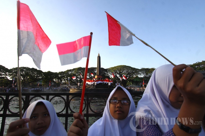 Kota Malang Kibarkan Bendera 25 Meter