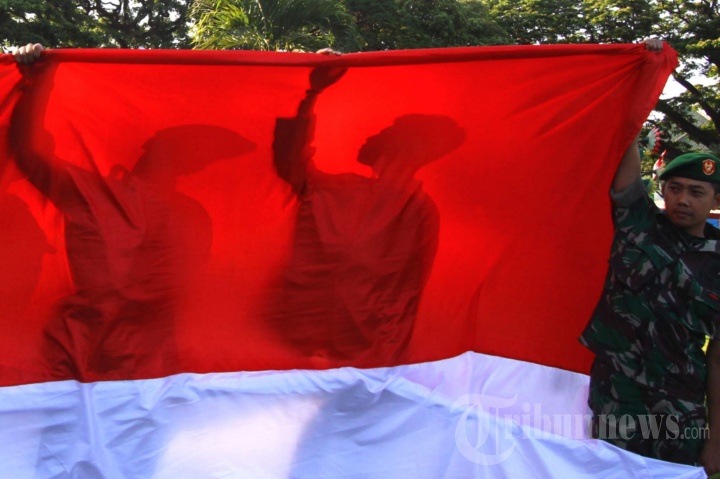 Kota Malang Kibarkan Bendera 25 Meter