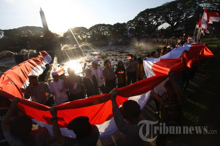 Kota Malang Kibarkan Bendera 25 Meter