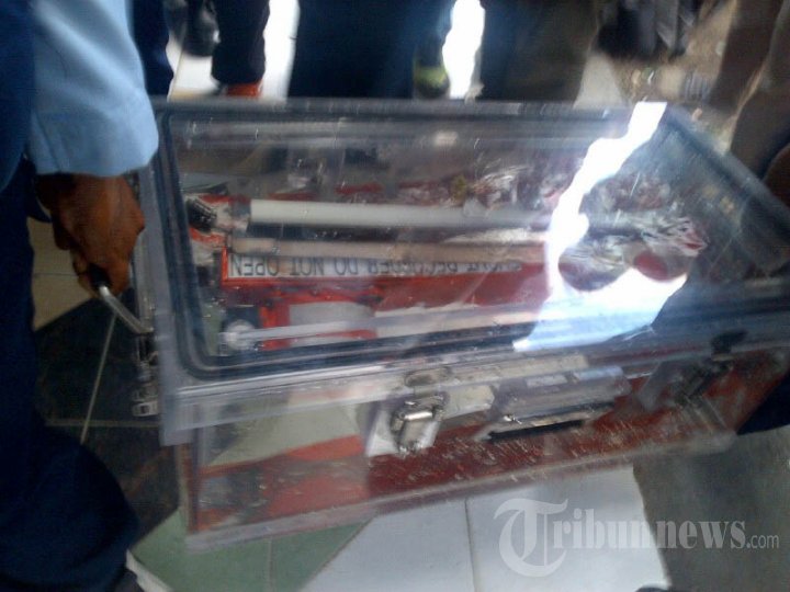 Kotak Hitam Pesawat AirAsia QZ8501