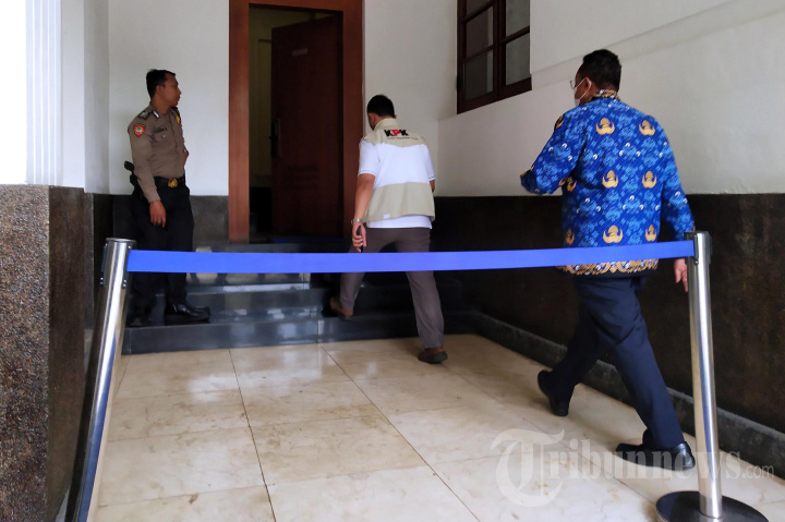 KPK Geledah Balai Kota Bandung