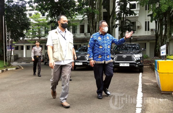 KPK Geledah Balai Kota Bandung