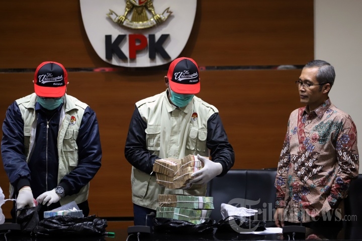 KPK Konpers OTT Bupati Cirebon