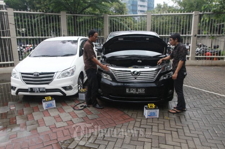 KPK Lelang Mobil Sitaan dan Apartemen