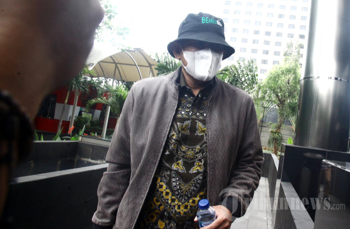 KPK Periksa Anggota BPK Pius Lustrilanang