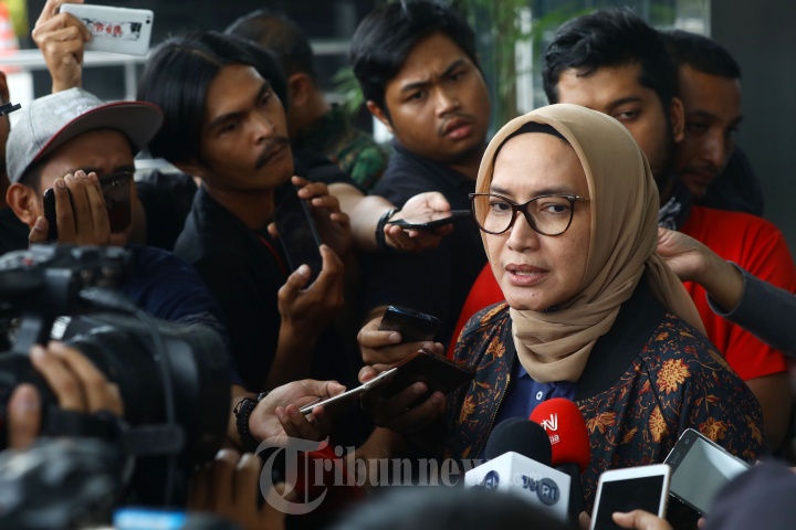 KPK Periksa Komisioner KPU Evi Novida Ginting