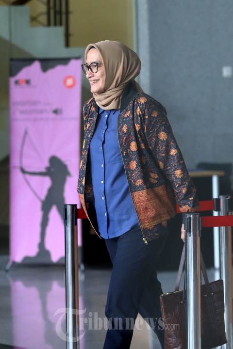 KPK Periksa Komisioner KPU Evi Novida Ginting