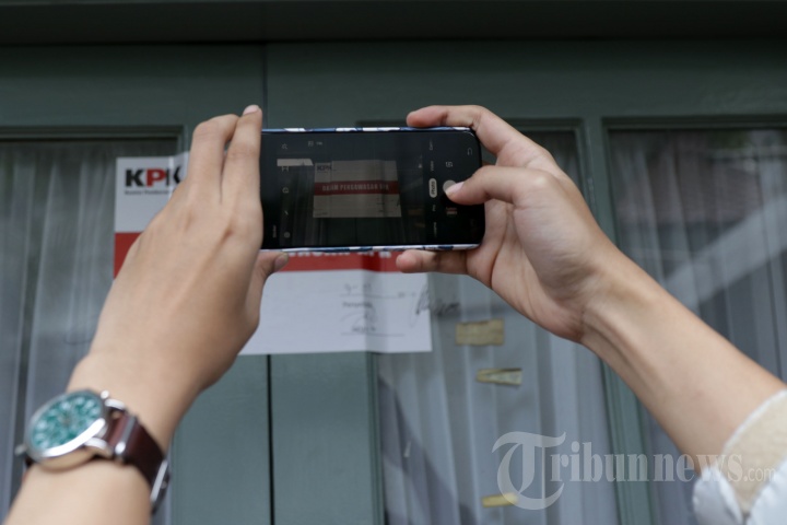KPK Segel Ruang Kerja Komisioner KPU