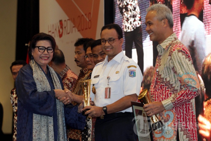 KPK Serahkan Penghargaan Gratifikasi Terbaik 2018