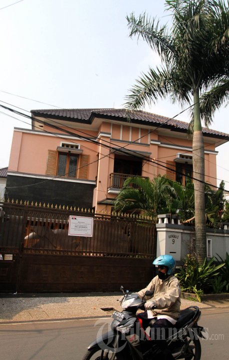 KPK Sita Rumah Mewah Fuad Amin