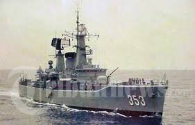 KRI Yos Sudarso Bawa Penyelam Pasang Mooring Bouy