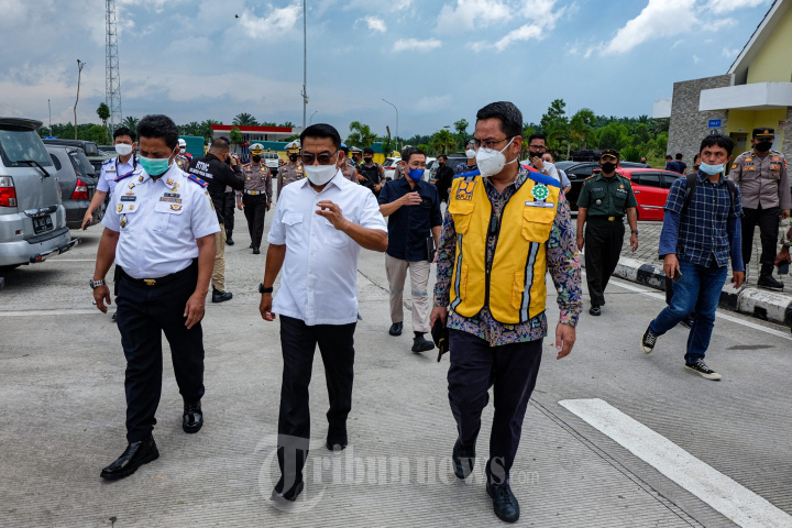 KSP Moeldoko Tinjau Posko Keamanan Rest Area Jalan Tol Trans Sumatera