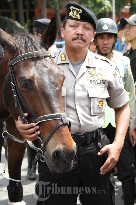 Kuda dan Ajing Pelacak Jaga di Terminal KP Rambutan