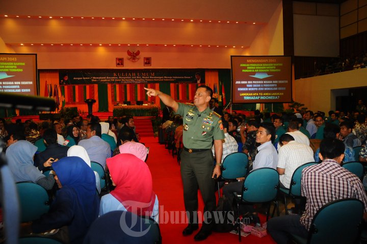 Kuliah Umum Jenderal TNI Gatot Nurmantyo kepada 1500 Mahasiswa A