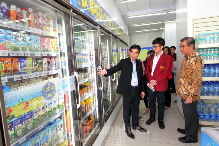 Kunjungan Bisnis Mahasiswa ke 7 Eleven