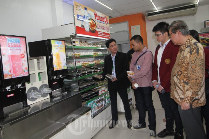 Kunjungan Bisnis Mahasiswa ke 7 Eleven