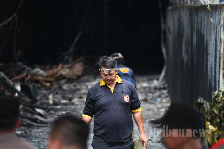 Labfor Polda Jatim Olah TKP Kebakaran Malang Plaza